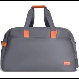 CHAMPS The Weekender 21 in. Grey USB-Charging Water-Resistant Duffle Bag